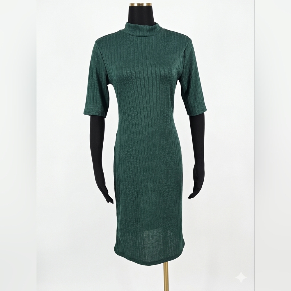 Elegant Green Ribbed Dress